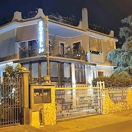 Hotel Dali *