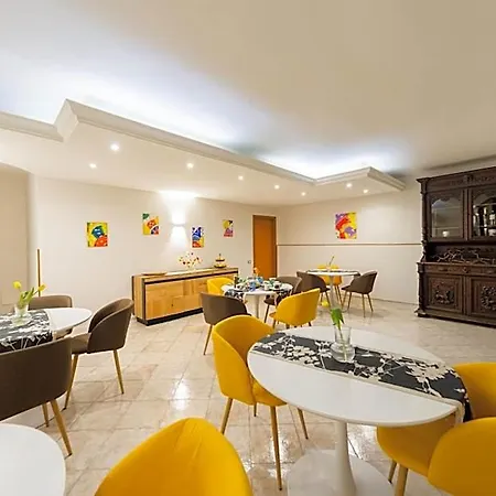 Hotel Dali *